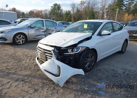 2018 Hyundai Elantra Value Edition z USA, uszkodzony, nr VIN 5NPD84LF8JH256182